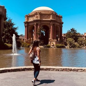 Meet your Posher, Camila